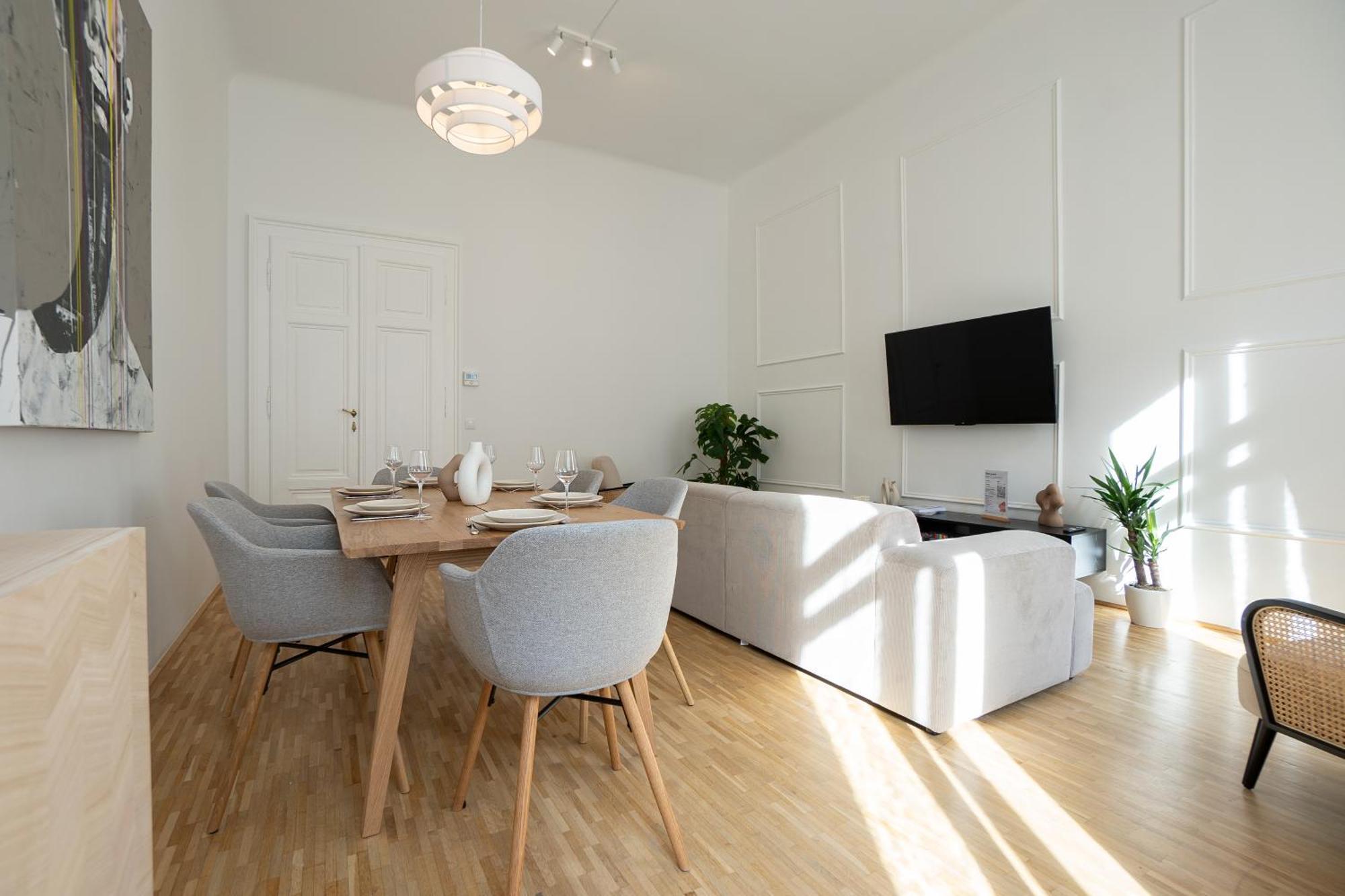 Vibrant 107 M2 Flat In The City Center Виена Екстериор снимка