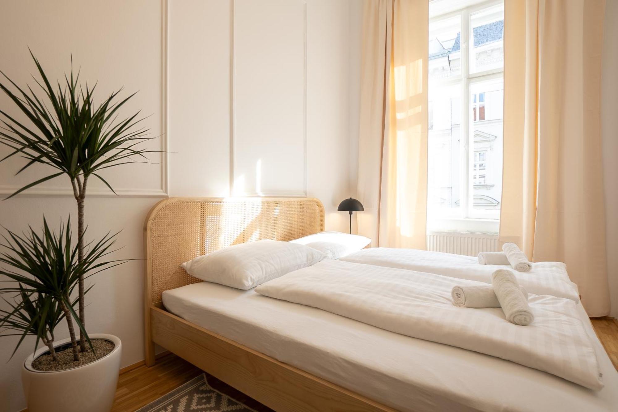 Vibrant 107 M2 Flat In The City Center Виена Екстериор снимка