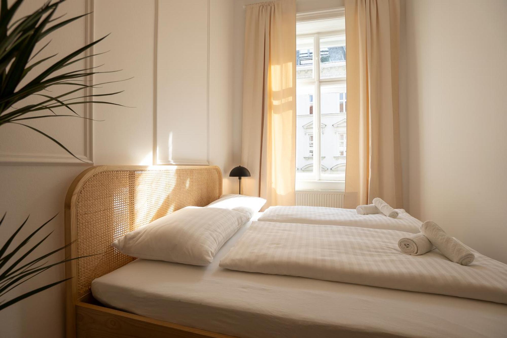 Vibrant 107 M2 Flat In The City Center Виена Екстериор снимка